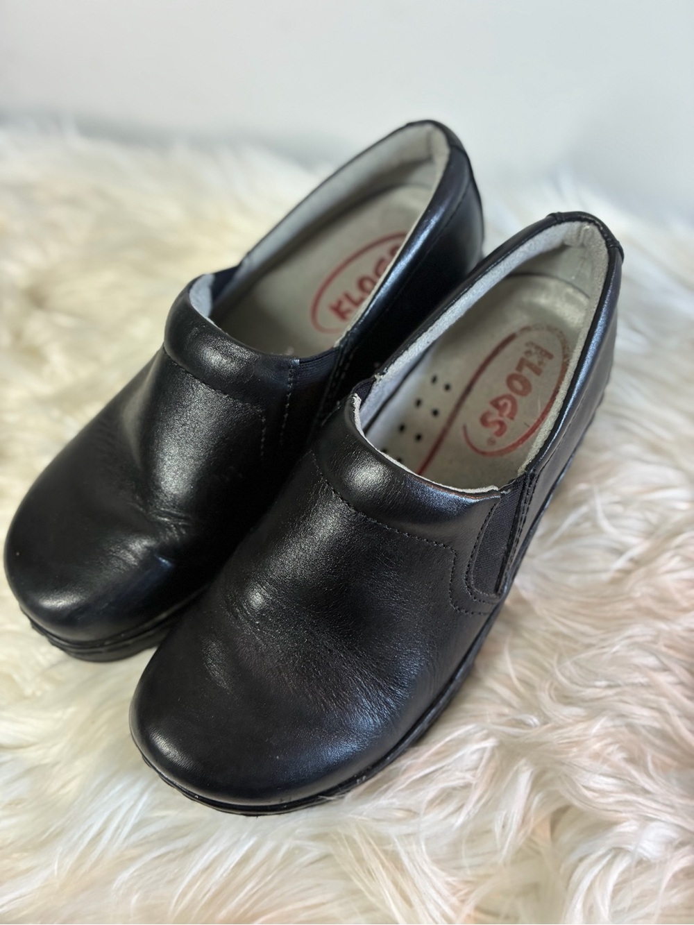 Klogs Black Leather Slip-On Clog with Subtle Red Insole Accent…6W - Picture 7 of 7
